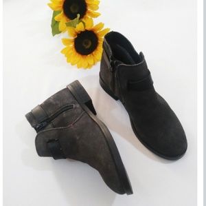 Levis I Suede Grey Booties Size 6